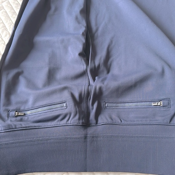 Athleta NEW Venice Wide Leg Color Block pant, Navy with Black Side Trim. Pockets - Picture 4 of 14